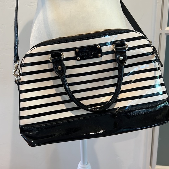 Kate Spade purse - Picture 2 of 16